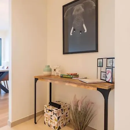 Casa Matti - Modern With Canal View And Terrace Apartment
